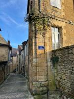 Le Brou, appartement de caractère du centre historique de Sarlat - B&B Sarlat-la-Canéda