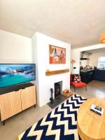 Palms 1 - Wood burner, 5 min walk to beach+parking - Ferienwohnung