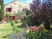 Holiday house with private garden in Redortiers - B&B