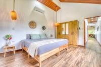 Luxury Beachfront Apartment with Oceanview Terrace - B&B