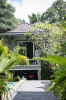 Triple Room with Pool View