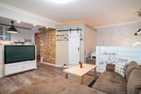 Stylish Urban Condo - B&B