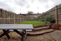 Spacious 4 Bedroom Home - Sleeps Up to 9 Guests - B&B Chelmsford