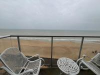 Modern two-bedroom apartment with breathtaking views and two charming terraces T39 - Ferienwohnung Ostende