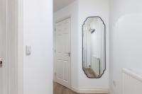 Arte Stays Serviced Houses Stratford - 3 Bedrooms 2 Bathrooms Houses London, Stratford, Maryland, Free Parking, Garden, Weekly or Monthly Stays - up to 8 guests - B&B Londra
