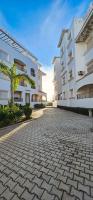 Tanger Malabata - Chique & Stylish 2BR Apartment - Fast WiFi & Netflix - Chambres d’hôtes Tanger