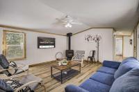 Gold Dust Cabin Family Escape with Scenic Views - B&B