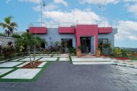 LnD Villa! Lovely gated community, 24 hrs security, amazing view, and pool - B&B Breadnut Hill