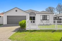 Waves Retreat - Coastal Style Home near Warana Beach - Ferienwohnung Parrearra