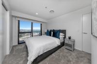 QV Stays Central Stunner with Harbour Views - B&B Auckland