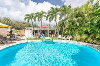Villa KREOL INN classée 4 étoiles et sa piscine à 300 m de la mer - Chambres d'hôtes Saint-François