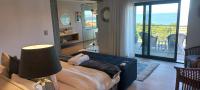 Kamer met Kingsize Bed en Uitzicht op Zee