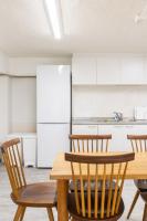 5 minutes from Nakatsu Station 10 person apartment - Chambres d'hôtes Osaka