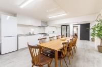 5 minutes from Nakatsu Station 10 person apartment - Chambres d'hôtes Osaka