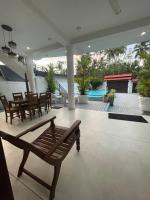 Lucky Family Villa Unawatuna - B&B Unawatuna