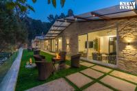 StayVista at La Casa Oberoi with Lawn & Mountain View - Ferienwohnung
