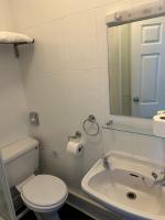 Ampia Camera Matrimoniale/Doppia con Letti Singoli