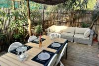 Spacious House with Large Terrace & Traditional Barbecue - Ferienwohnung Bormes-les-Mimosas