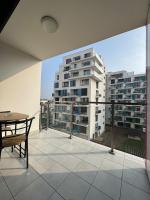 Elite Skyview -Relaxing Family Apt with AC, Balcony - B&B Budapest