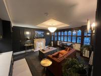 Exquisite City Centre Apartment - B&B