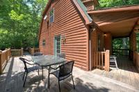 Black Bear Cabin by Carolina Mornings - B&B Black Mountain
