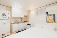 B'Near Hongdae Station, 30sec on foot - Bed and Breakfast Seoel