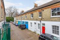 Cambridge Grove- Cosy Two Bed Mews - With Parking - Bed and Breakfast