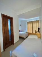 Dreibettzimmer mit eigenem Bad
