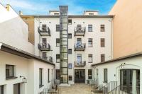 COOLEST Apartment in Berlin, easy Check-in, close to center, Black & White Maisonette #6 - B&B