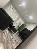 Executive Home in Windsor close to the airport - B&B Windsor