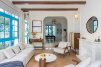 domdomHOUSE Villa - 1min walk to beach - B&B Hạ Long