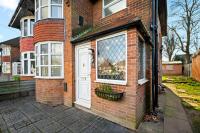 Luxury Four Bed House - Parking - Garden - Netflix 802W - Ferienwohnung