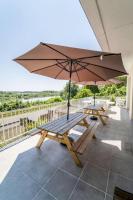 Apartamento de 4 dormitorios con vistas al lago