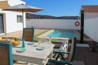 Casa piscina privada climatizada Tarajalejo 3 habitaciones - Chambres d’hôtes Tarajalejo