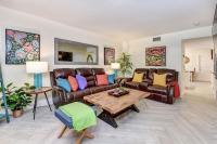Flagler Avenue Home Fenced Yard and Garage, Walk to the Beach Dog Friendly - Chambres d'hôtes New Smyrna Beach