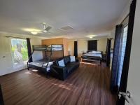 Emerald Bony 2 - B&B
