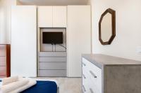 GOLDEN LUXE - Sunny Apartment Near the Sea - Ferienwohnung Lido di Camaiore