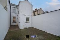 3 Bedrooms 1 Bath City Centre Home By Boyeilles Apartments Short Lets & Serviced Accommodation Belfast With Free Parking - Bed and Breakfast