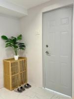 Cozy 2BR Staycation Deca Talomo near Toril & Puan - Bed and Breakfast