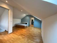 Camera Matrimoniale con Vista Giardino