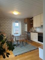 Apartamento con baño compartido