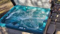 4 Bedroom 3 Bath Home with Hot Tub on 5 Acres - B&B Colorado Springs