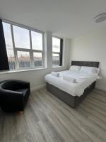 2 Bed Sizeable Station House Apartment - Free Wifi, Parking & EV - B&B Scunthorpe