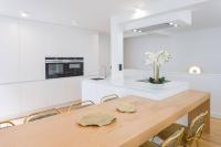 My Veranda - Spacious Loft with 4 Bedrooms and 3 Bathrooms - Near République and Le Marais - Bed and Breakfast Parijs