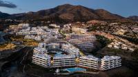 The Poolside Garden, Terrace with garden and Pool views, Higueron West, Fuengirola - B&B Fuengirola