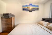 BEST Large Private Room & Private Bathroom, LaGuardia Airport 10min - Chambres d’hôtes Queens