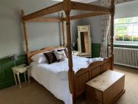 The Star & Garter - B&B East Dean