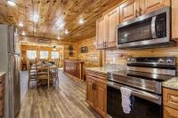 Hidden Haven, Hot Tub, FREE Attraction tickets for each paid day, Hot Tub, Game Room, WIFI!!! - B&B Sevierville