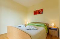 Apartamento de 1 dormitorio con terraza y vistas al mar