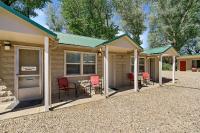 Mt Carmel Motel Room close to Zion National Park - B&B